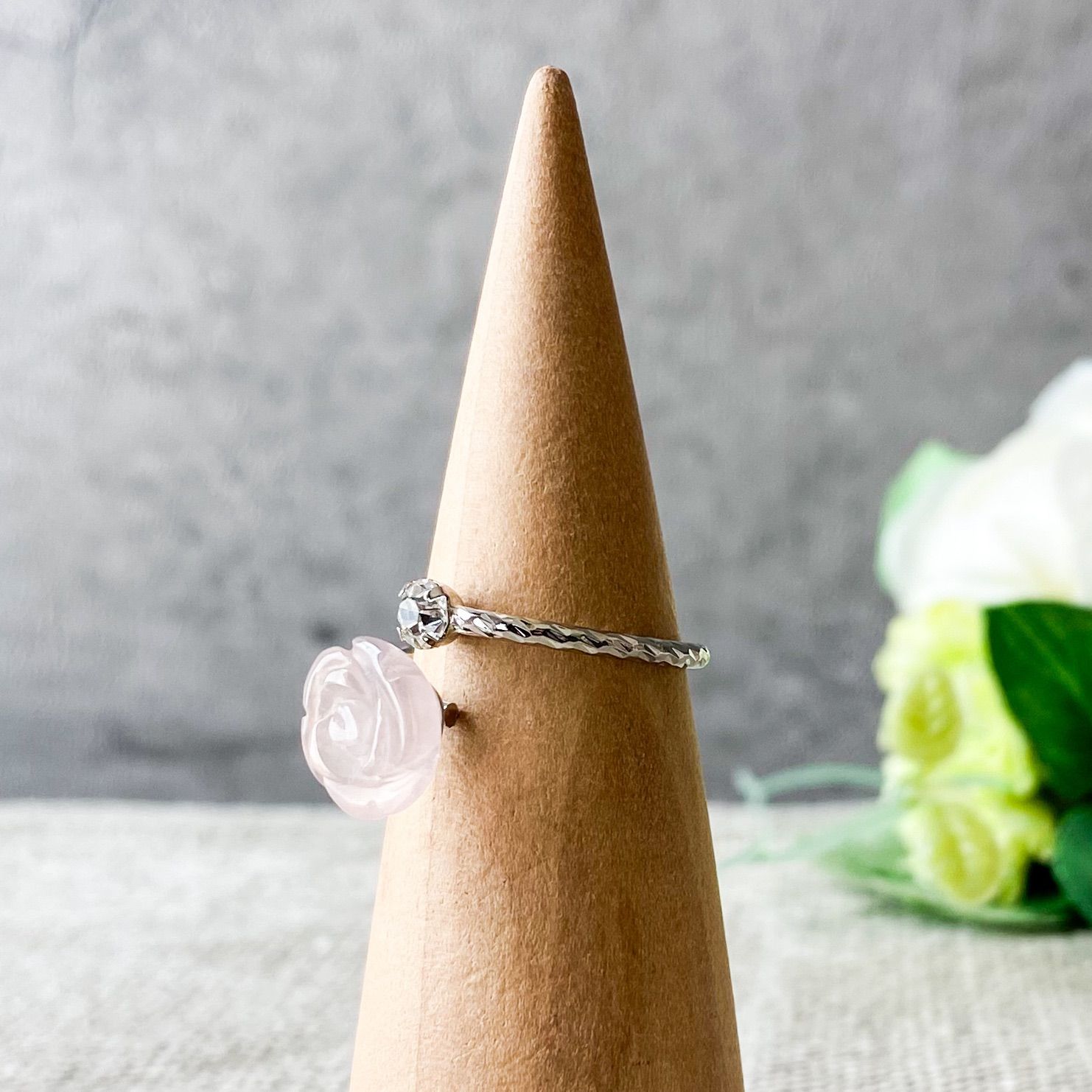 薔薇の癒しリング 11号フリーサイズ 天然石 ローズクオーツ