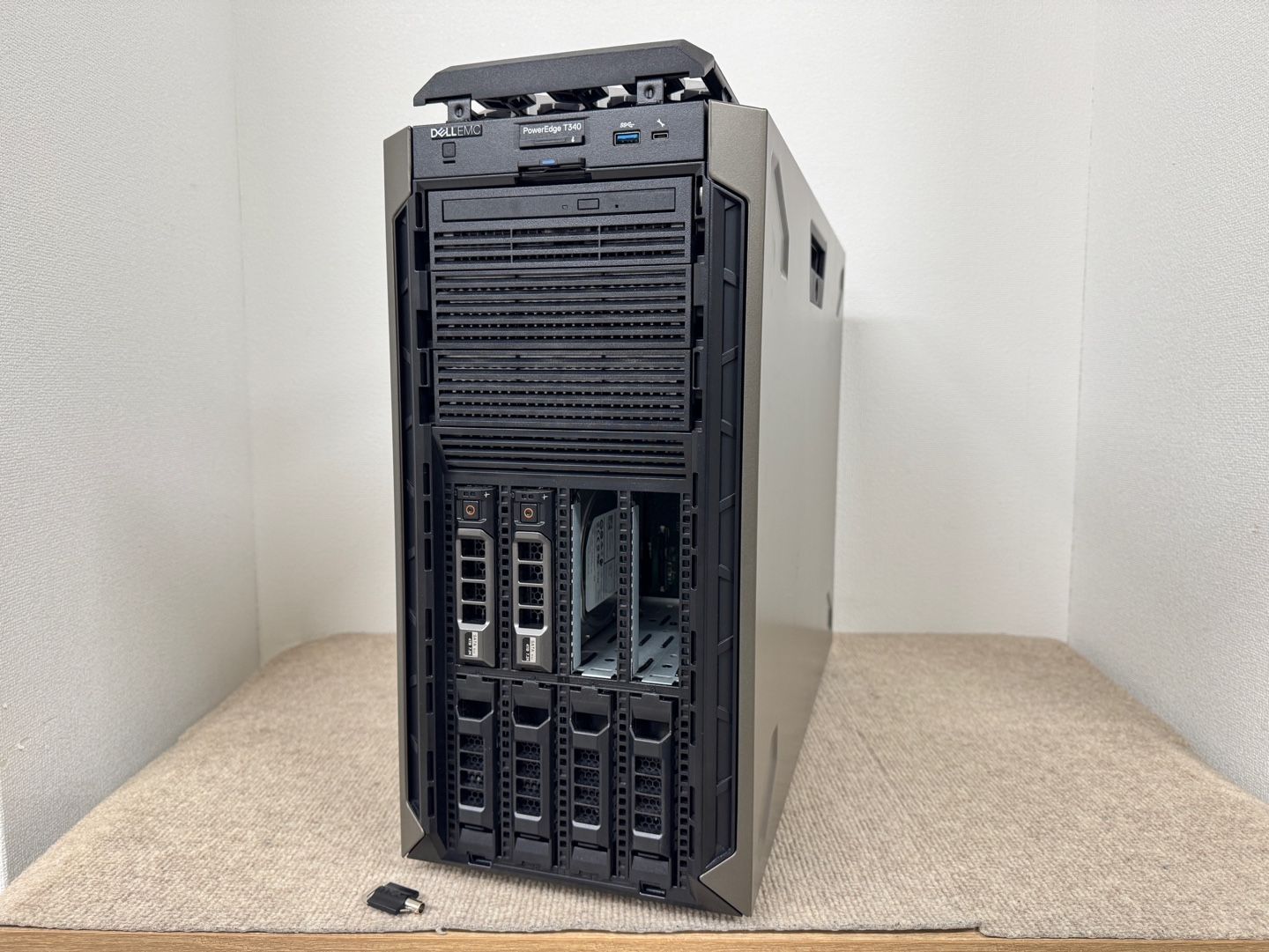 Dell EMC PowerEdge T 340 LFF 8 BAY 1 x E-2124 4 core 4.30 GHz GB 2 TB P 730 SV 252