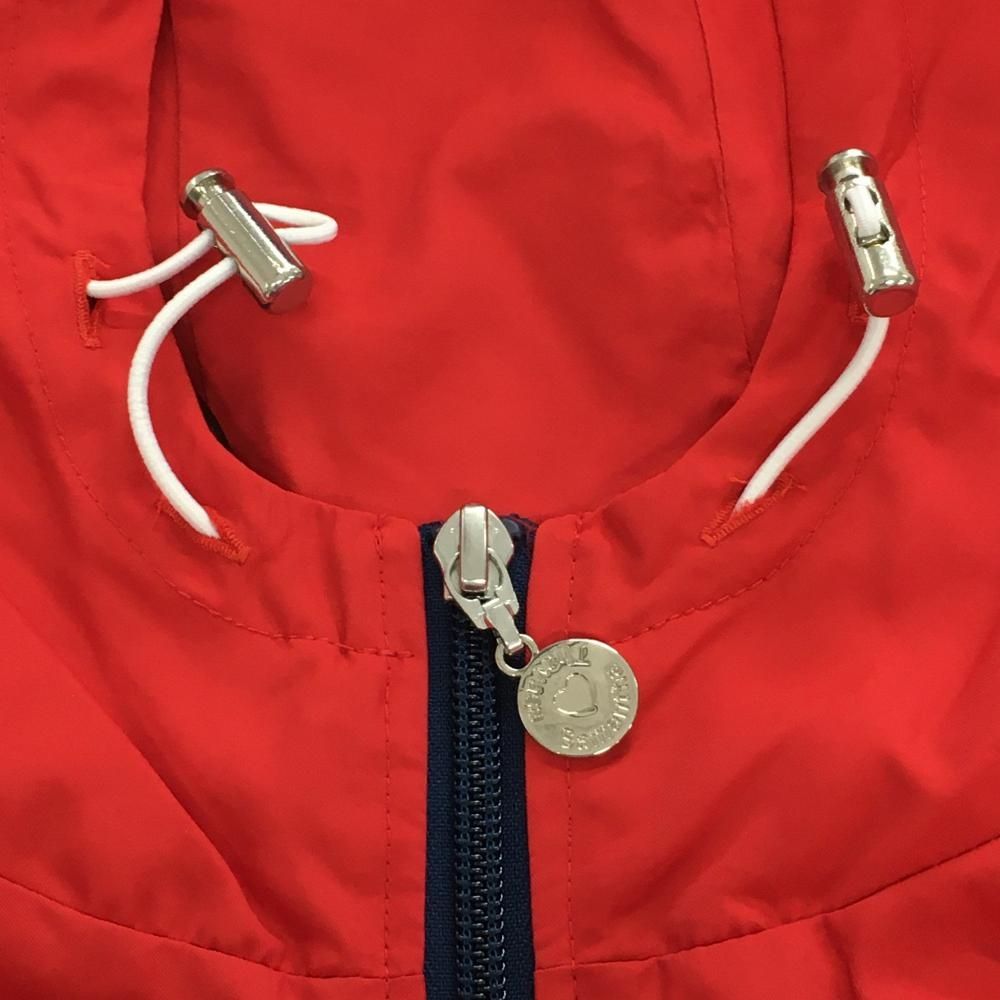 サマンサタバサUNDER 25 ジップパーカー レッド×ネイビー ベア 背面プリントブルゾン レディース M ゴルフウェア Samantha Thavasa カートバッグ ゴルフランキング