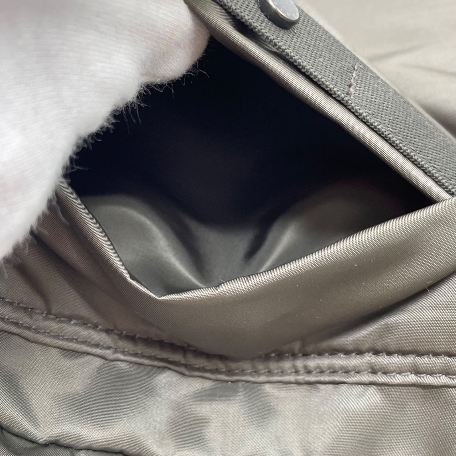 BN 6896●PORTER ポーター 80周年記念 タンカー ショルダーバッグ 2層式 ナイロン カーキ 大容量 A 4収納可 ショルダーバッグ ショルダーバッグ バッグ