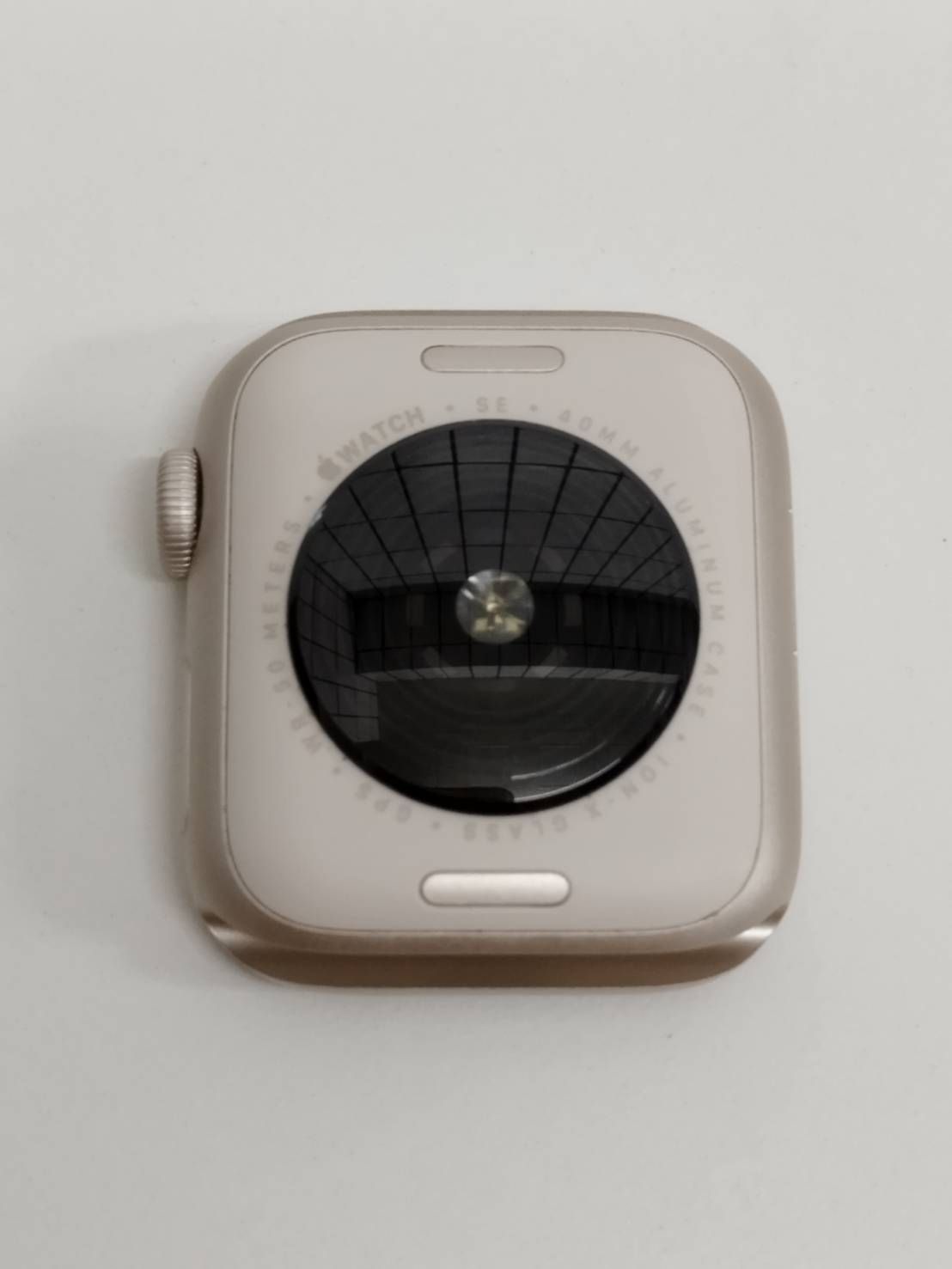 美品】Apple Watch SE 第2世代/GPS/40mm/A2722/スターライト〈MA9D4J/A 