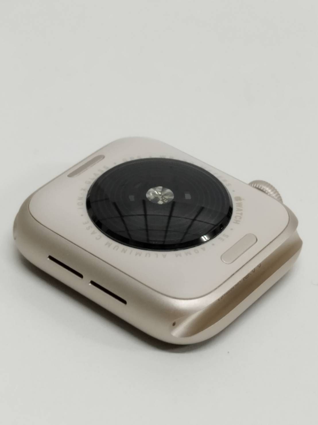 美品】Apple Watch SE 第2世代/GPS/40mm/A2722/スターライト〈MA9D4J/A 