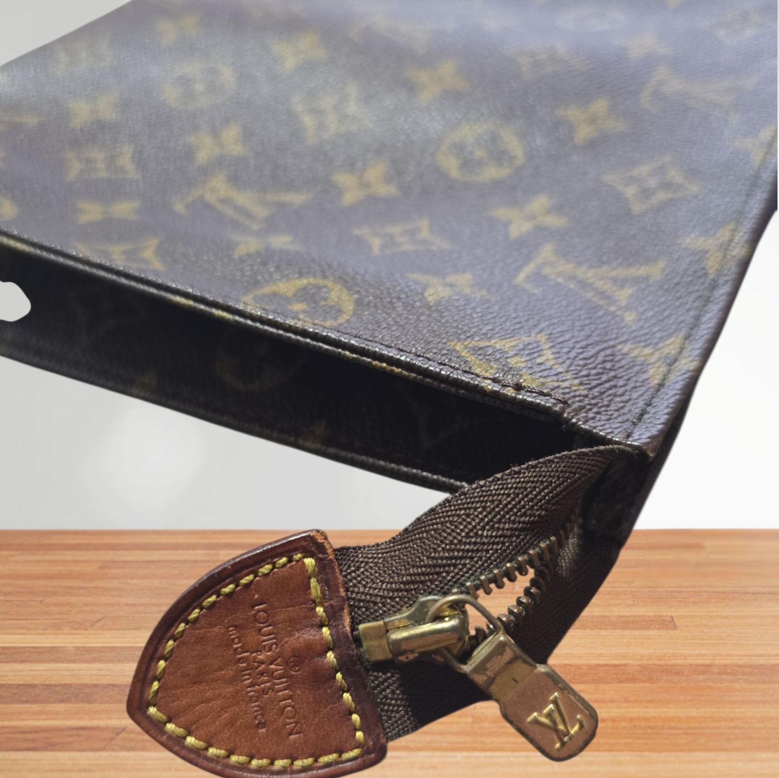 LOUIS VUITTON ルイヴィトン モノグラム ポッシュトワレ 26 化粧品