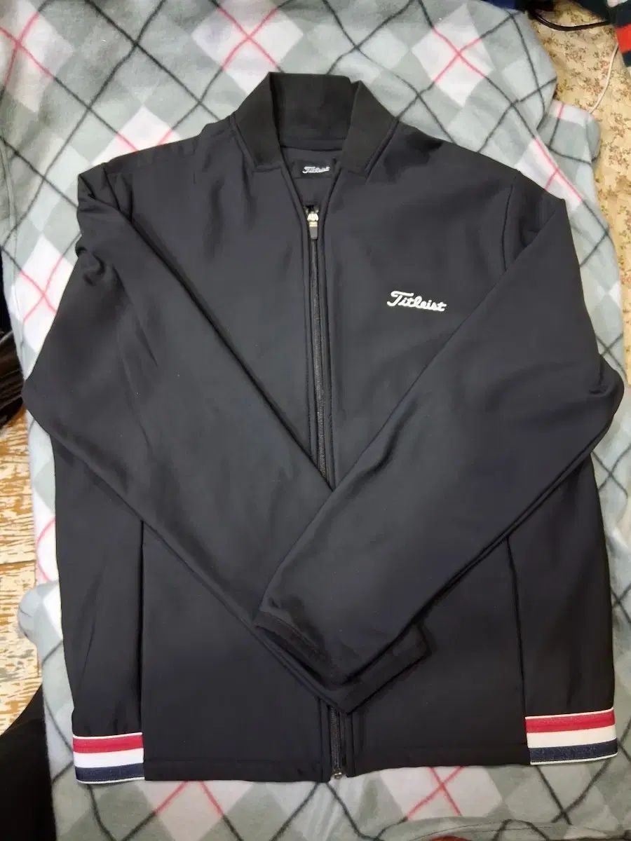 タイトリスト ブラック ゴルフ ジャケット (100 105) - メルカリ
