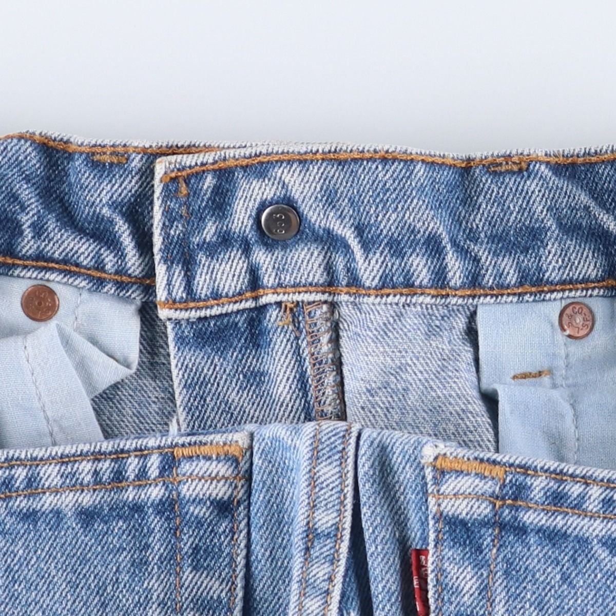 テーパードデニムパンツ