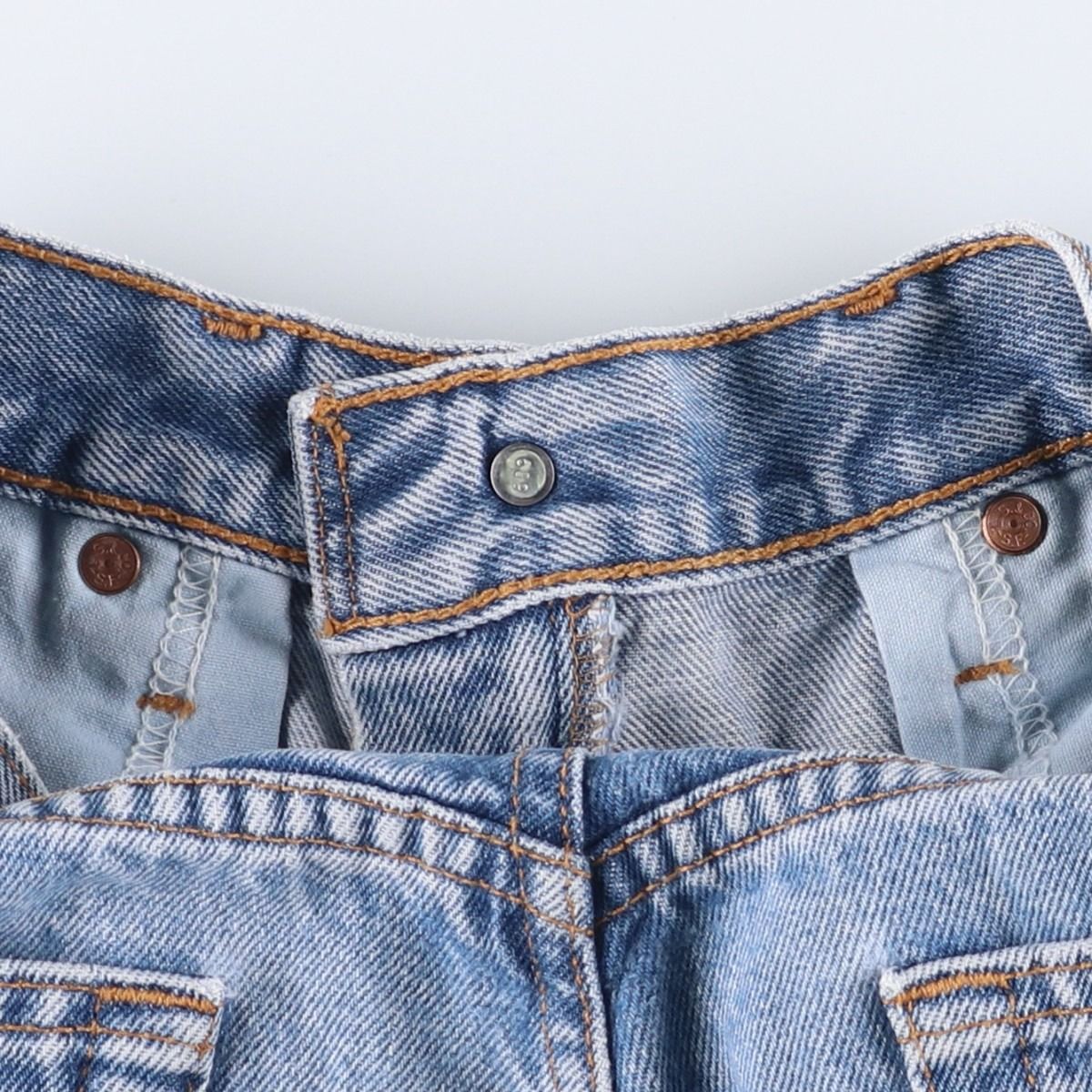 テーパードデニムパンツ