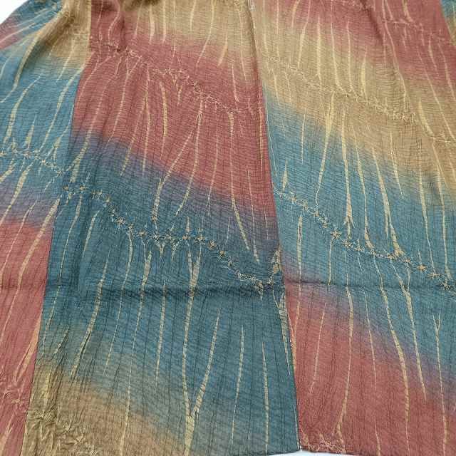 自然の神秘と無二の技を物語る抱擁