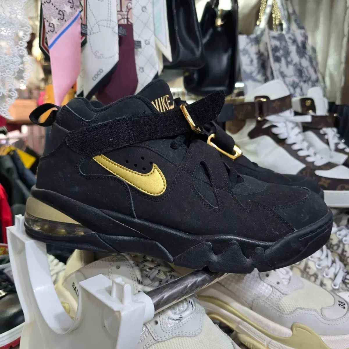 ナイキ スニーカー ㅡ ブラック|GOLD 270 275