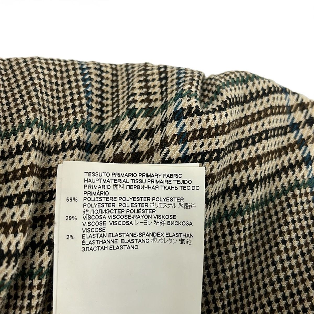 - ベージュ×マルチ