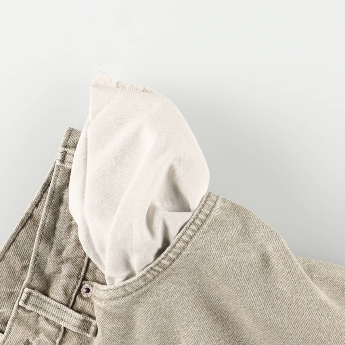 テーパードデニムパンツ