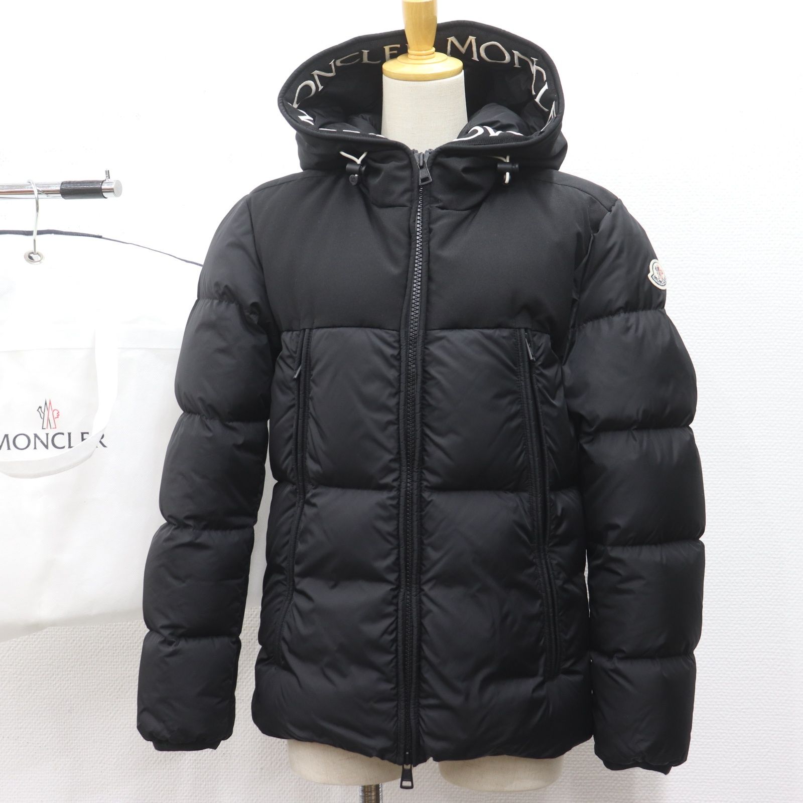 IT5YM98XS9HN 美品 国内正規品 MONCLER モンクレール サイズ2 MONTCLA