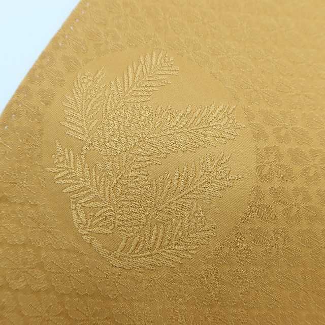 着物 発見気分のトパーズ色で影絵のようなアプローチ