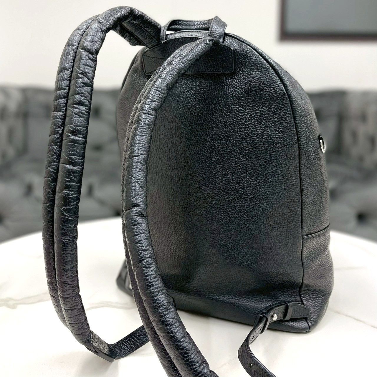 ルイヴィトン アルマンド バックパック 黒 トリヨン M 42687