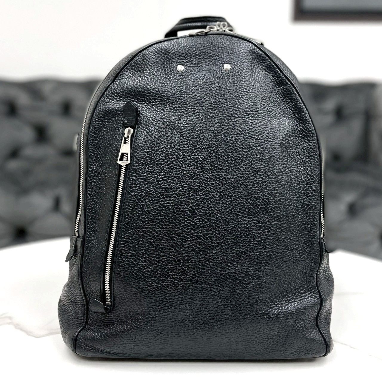 ルイヴィトン アルマンド バックパック 黒 トリヨン M 42687