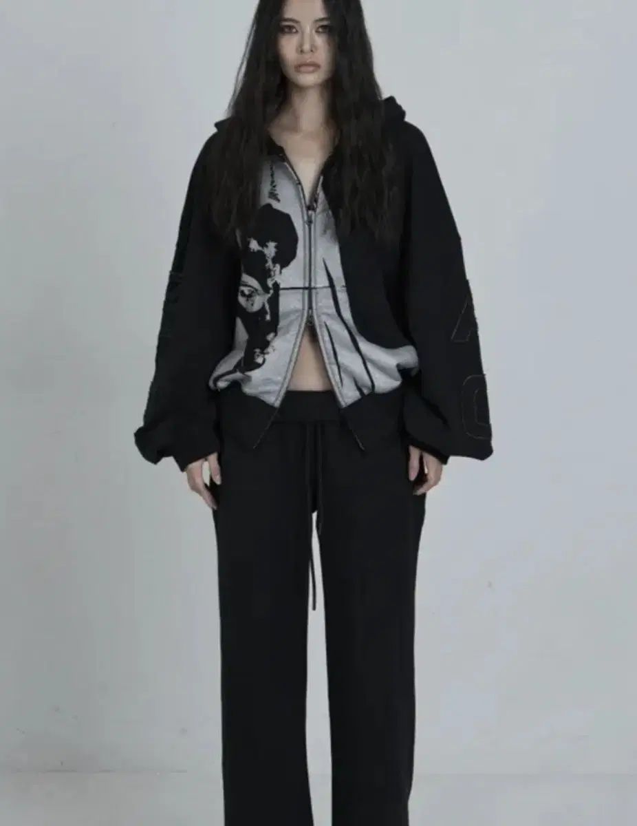 オドア ジョディック フードジップアップ ブラック