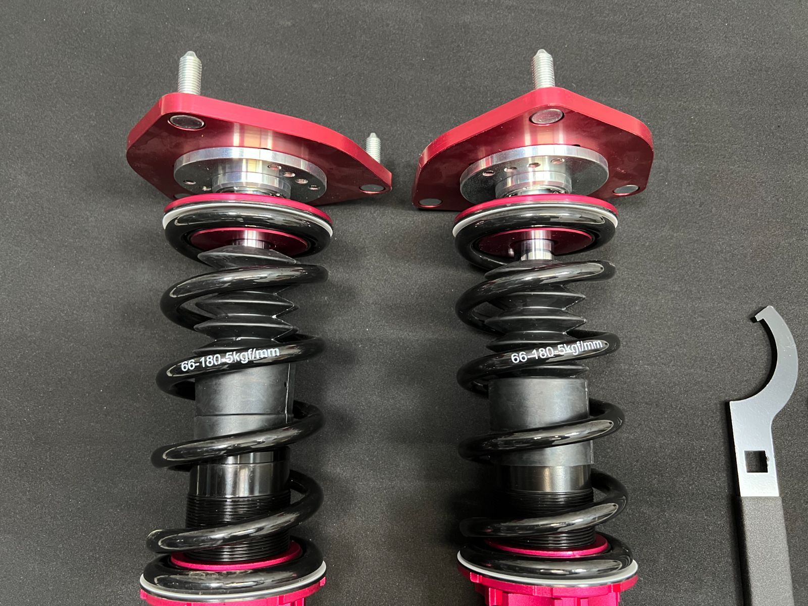 ☆新品☆送料無料！ 30 プリウス フロントのみ左右セット ピロアッパー