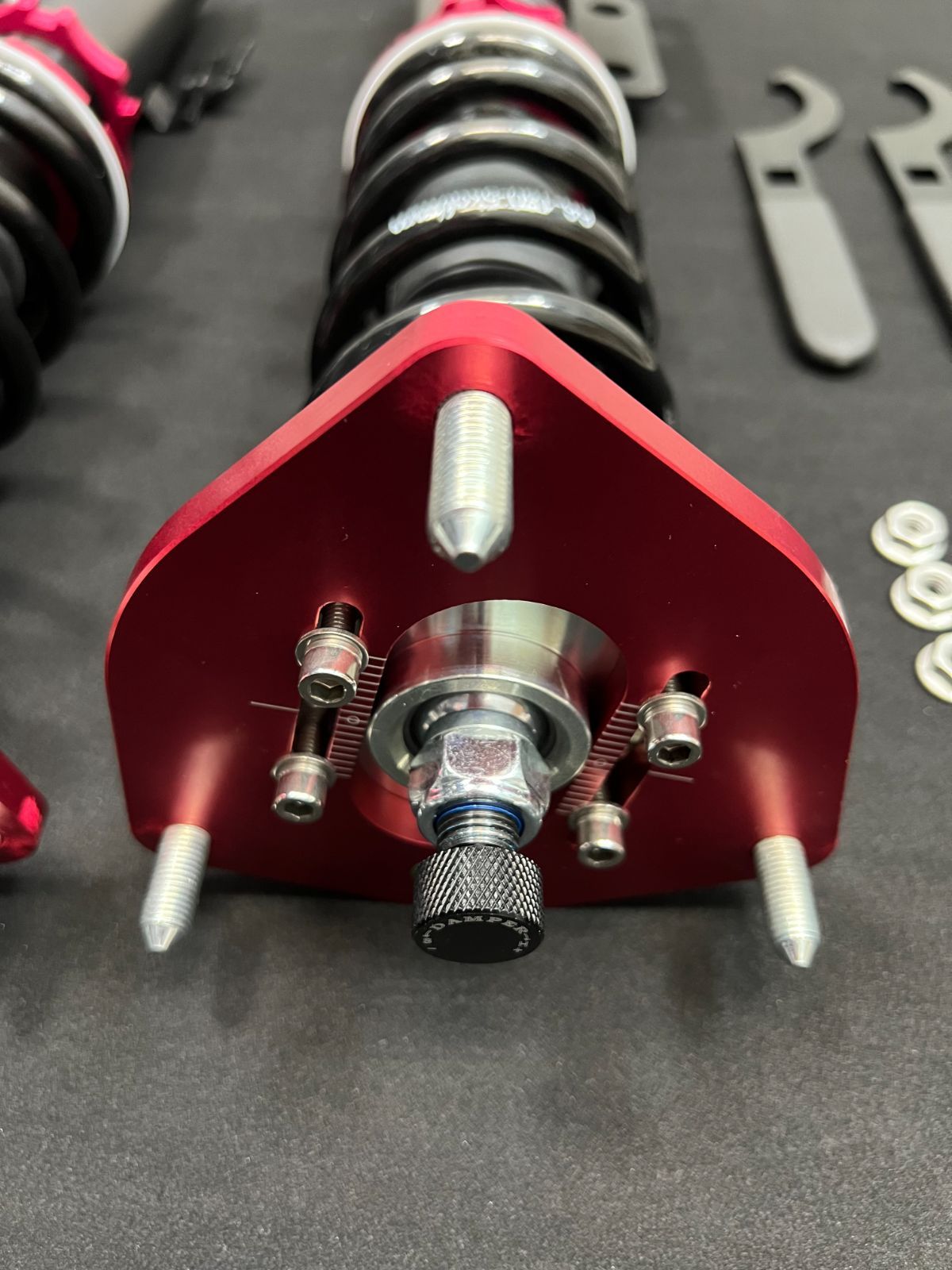 ☆新品☆送料無料！ 30 プリウス フロントのみ左右セット ピロアッパー