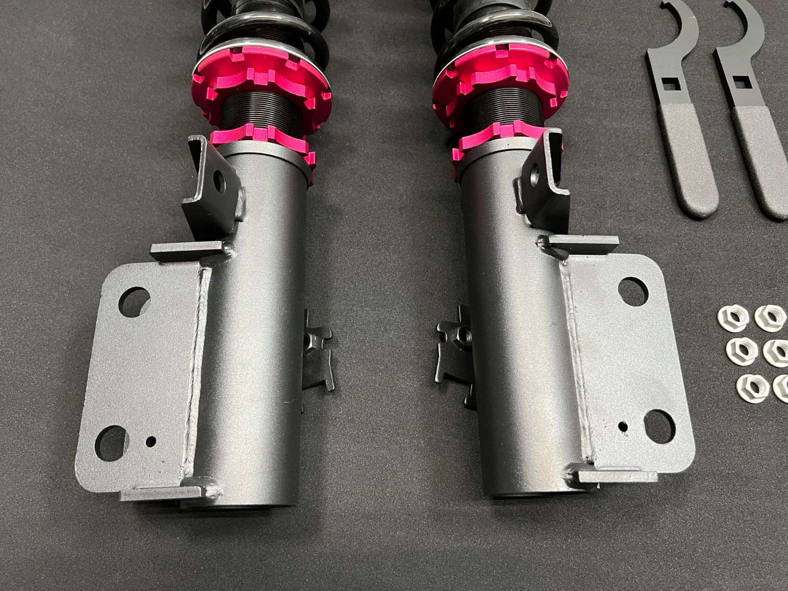 ☆新品☆送料無料！ 30 プリウス フロントのみ左右セット ピロアッパー