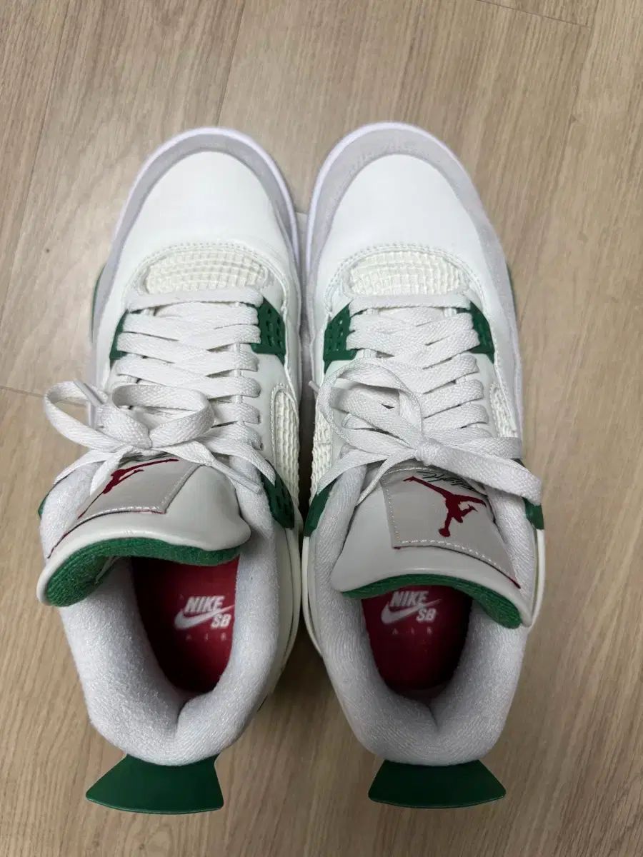 ジョーダン4 SB パイングリーン 27 0 cm