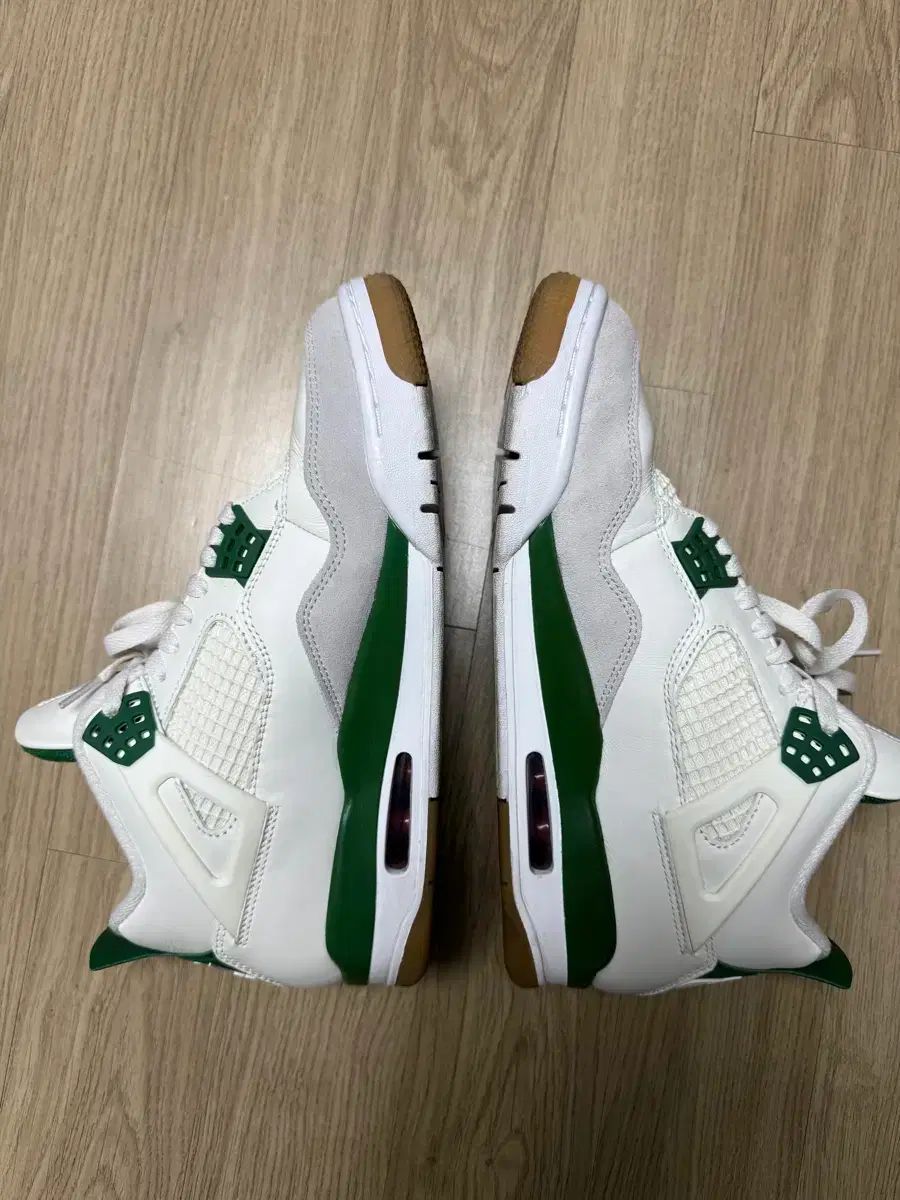 ジョーダン4 SB パイングリーン 27.0 cm