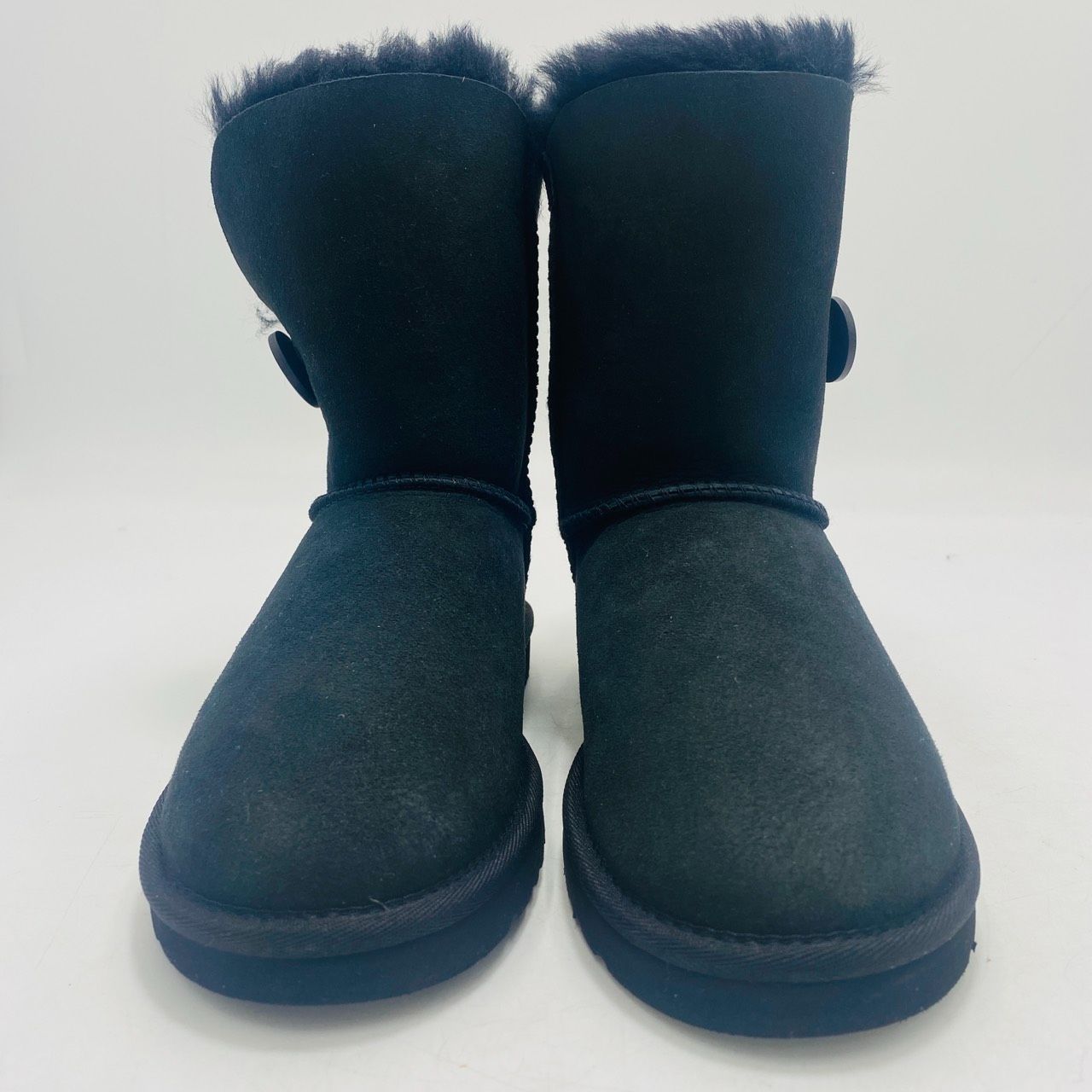 UGG アグ ムートンブーツ ショート BAILEY BUTTON ベイリーボタン 24 黒