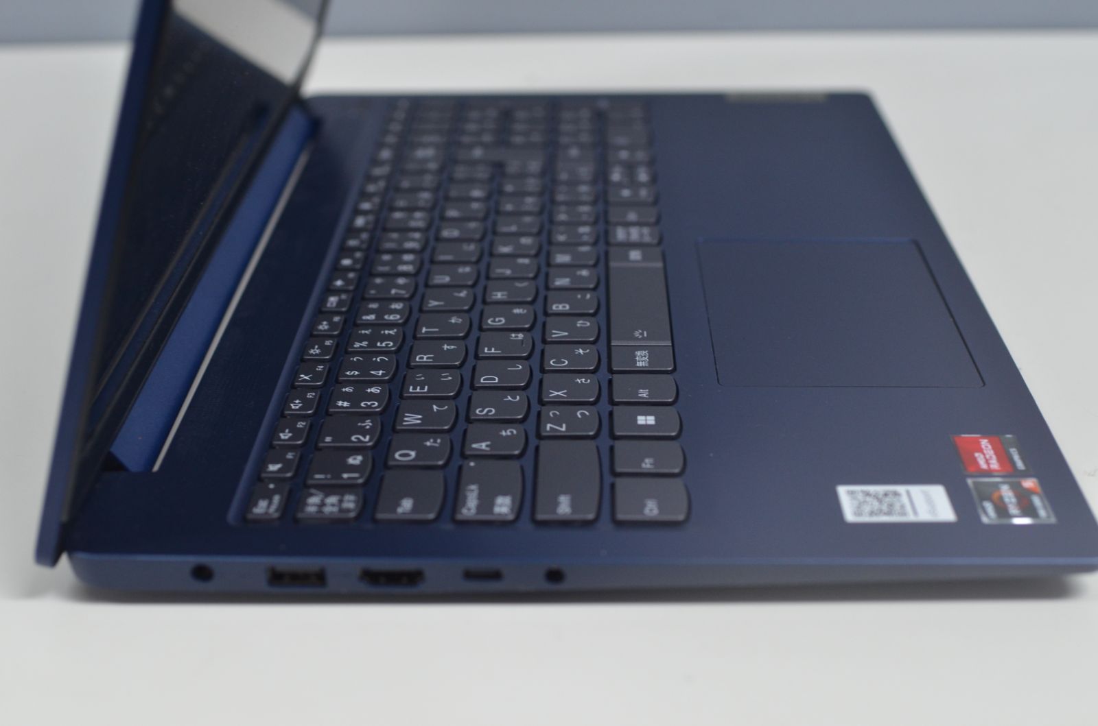 中古ノートパソコン LENOVO IdeaPad Slim 3 15AMN8 Windows11+office