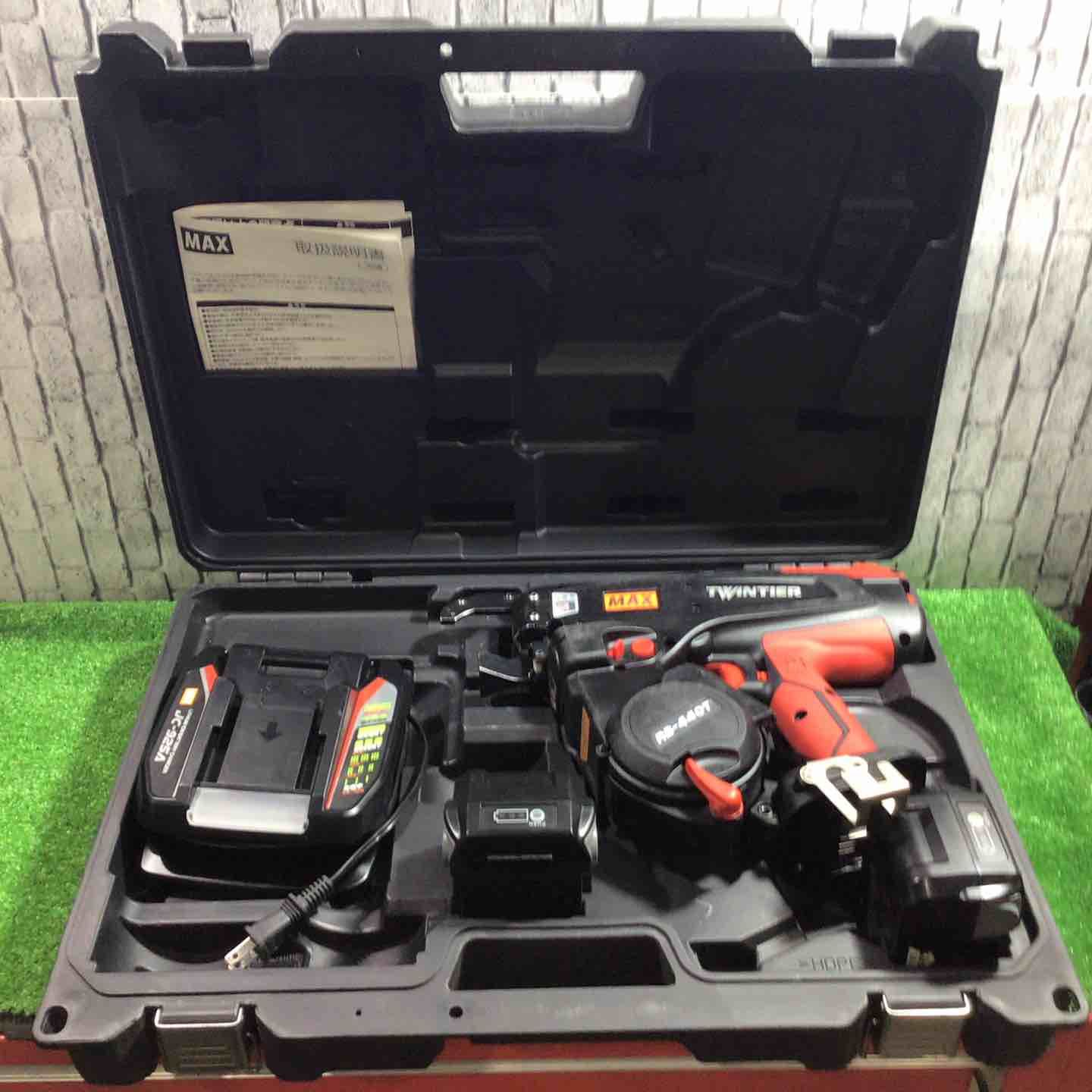 ツインタイア RB