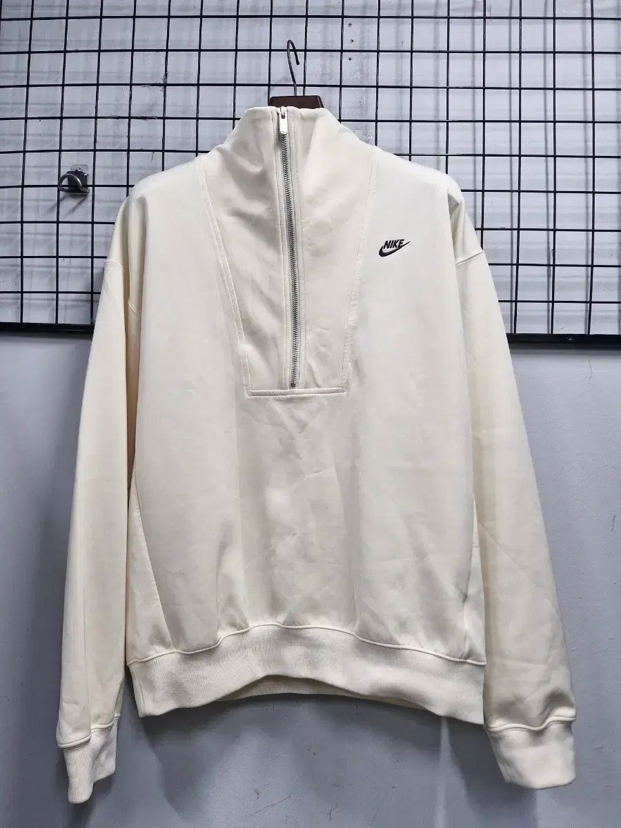 100 L NIKE サーカ ハーフジップアップ スウェット