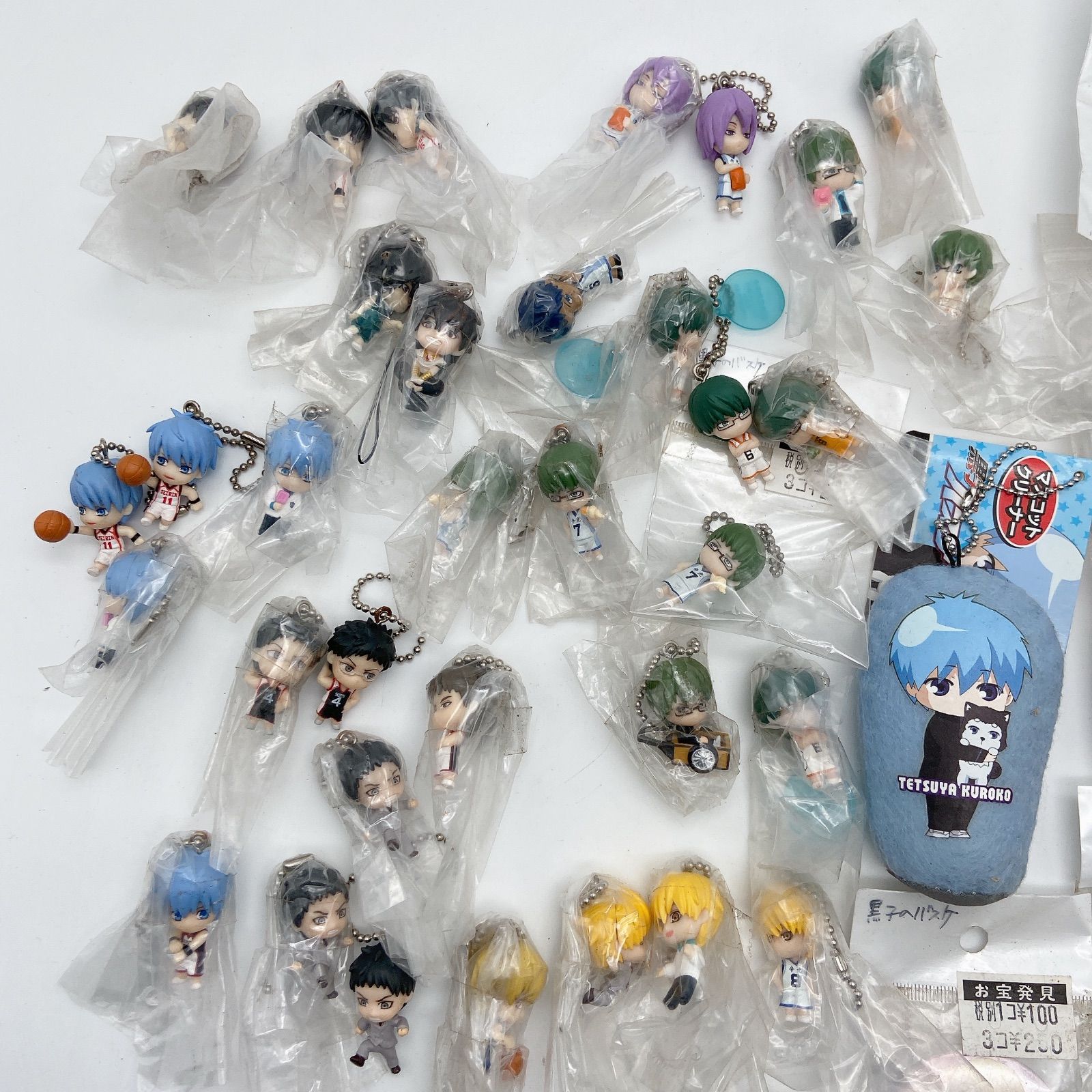 黒子のバスケ キーホルダー まとめ売り OG2 黒子のバスケ まとめ売り缶バッジ キーホルダー ボールチェーン