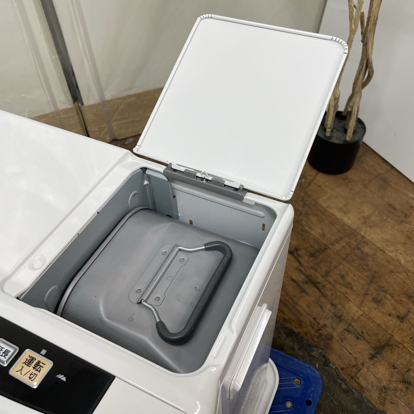 R092 ☀️ CORONA 石油ファンヒーター（12-17畳用）FH-VX4615BY