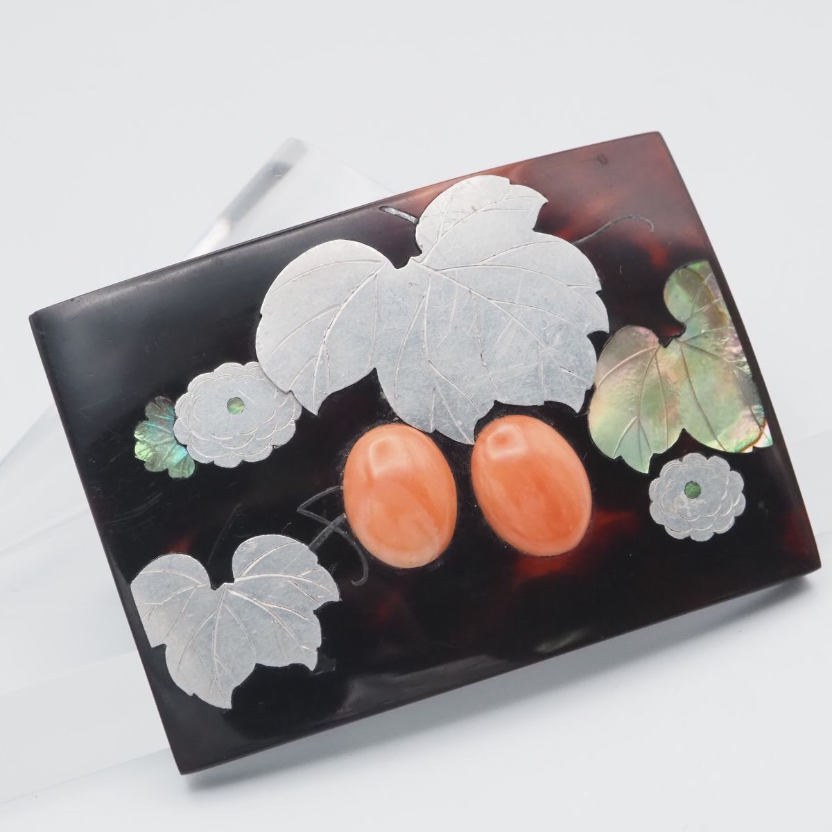 J382 珊瑚 サンゴ 鼈甲 べっ甲 螺鈿 帯留め 花 フラワー リーフ