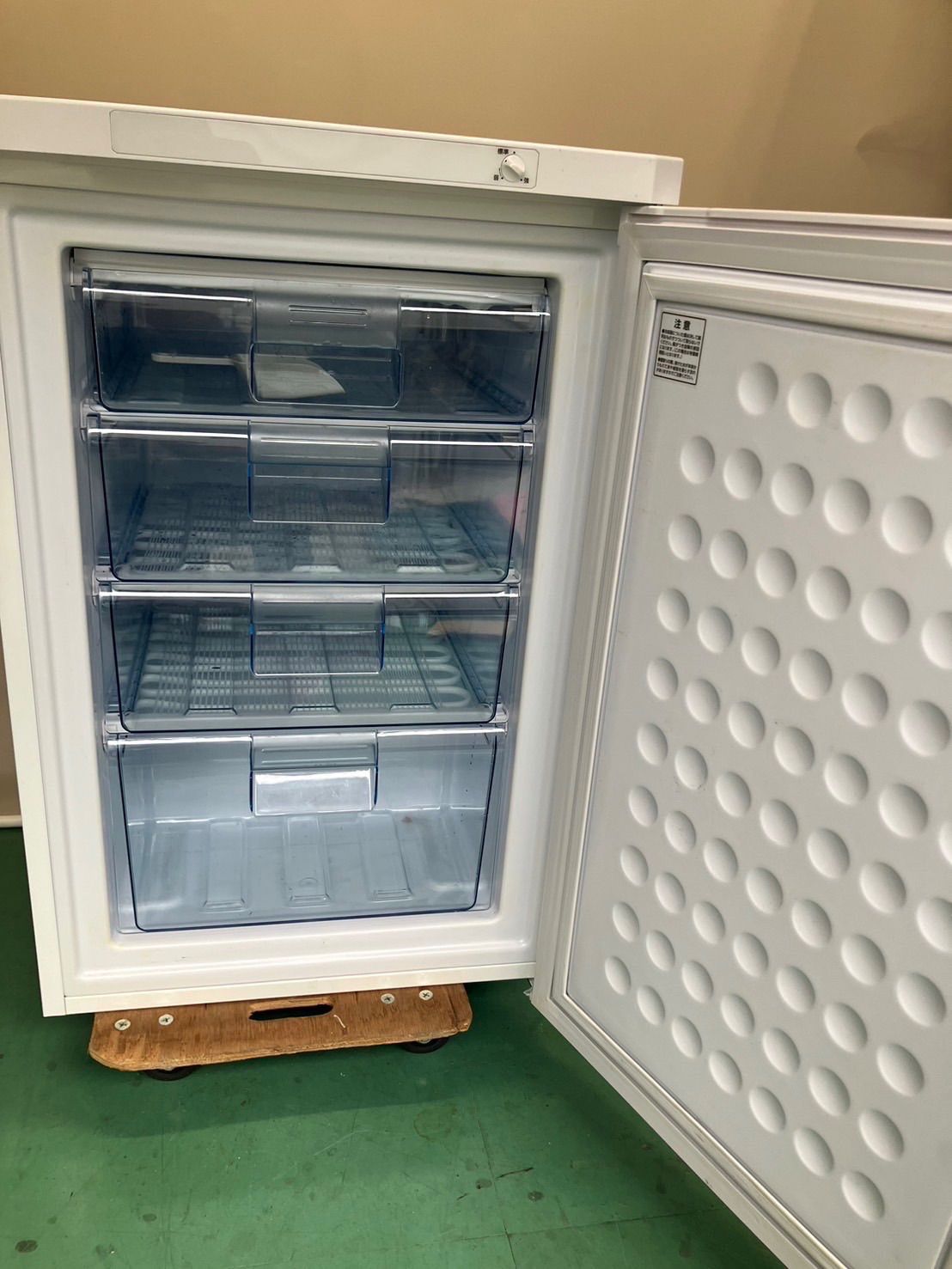 中古】大阪引取限定 1ドア冷凍庫 85リットル - メルカリ