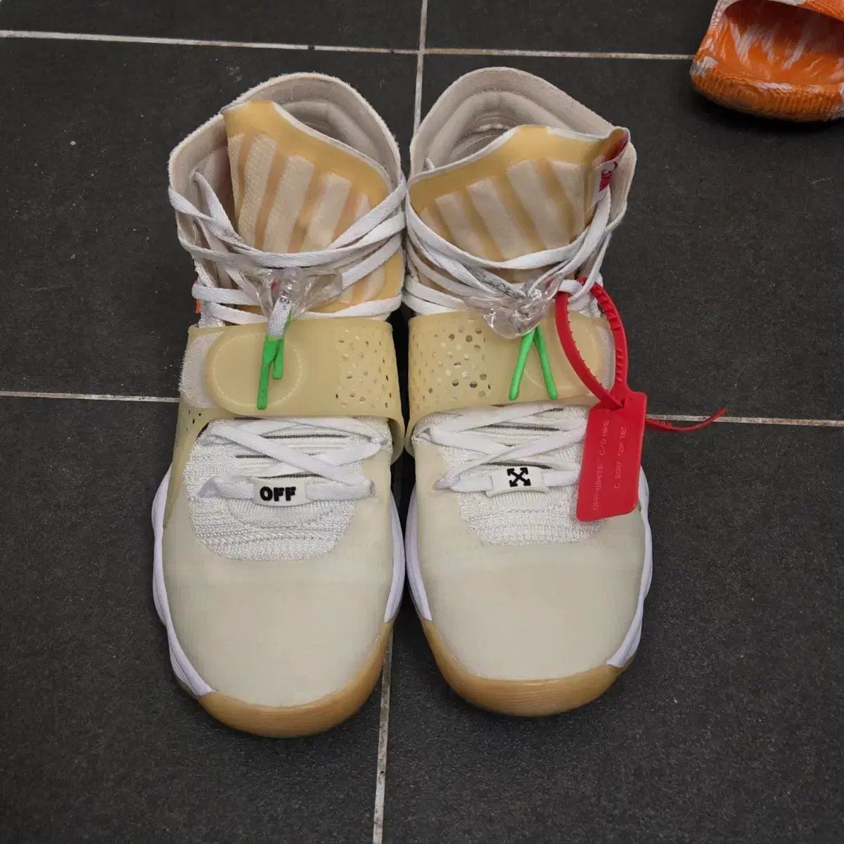 275 ナイキ オフホワイト ハイパーダンク