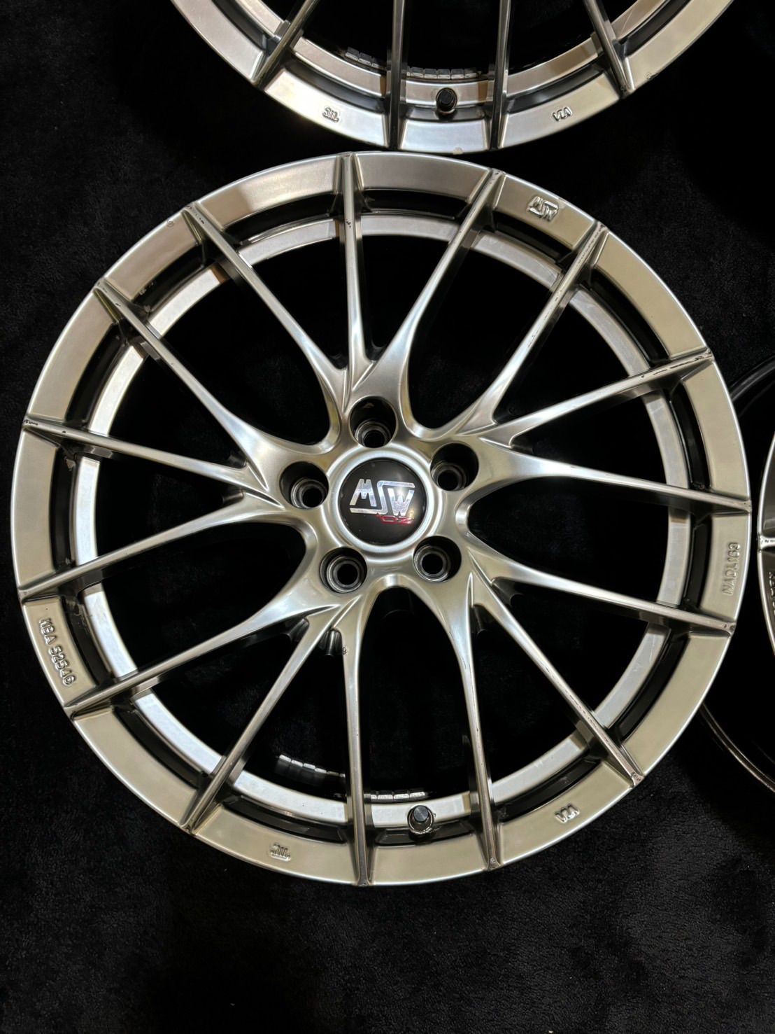 radi8 r8b12 pcd100 5h アルミホイール　4本セット radi8 r8b12 pcd100 5h アルミホイール 4本セット