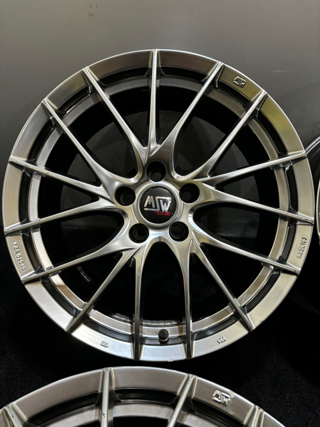 OZ MSW 18インチ 8 J 40 110 5 H アルミホイール 4本 アルファロメオ ジュリア 1 K 919