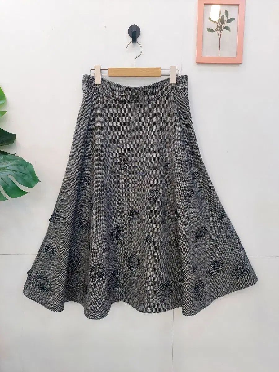 モジョエスピン フラワー 刺繍 Aライン ウール スカート 77