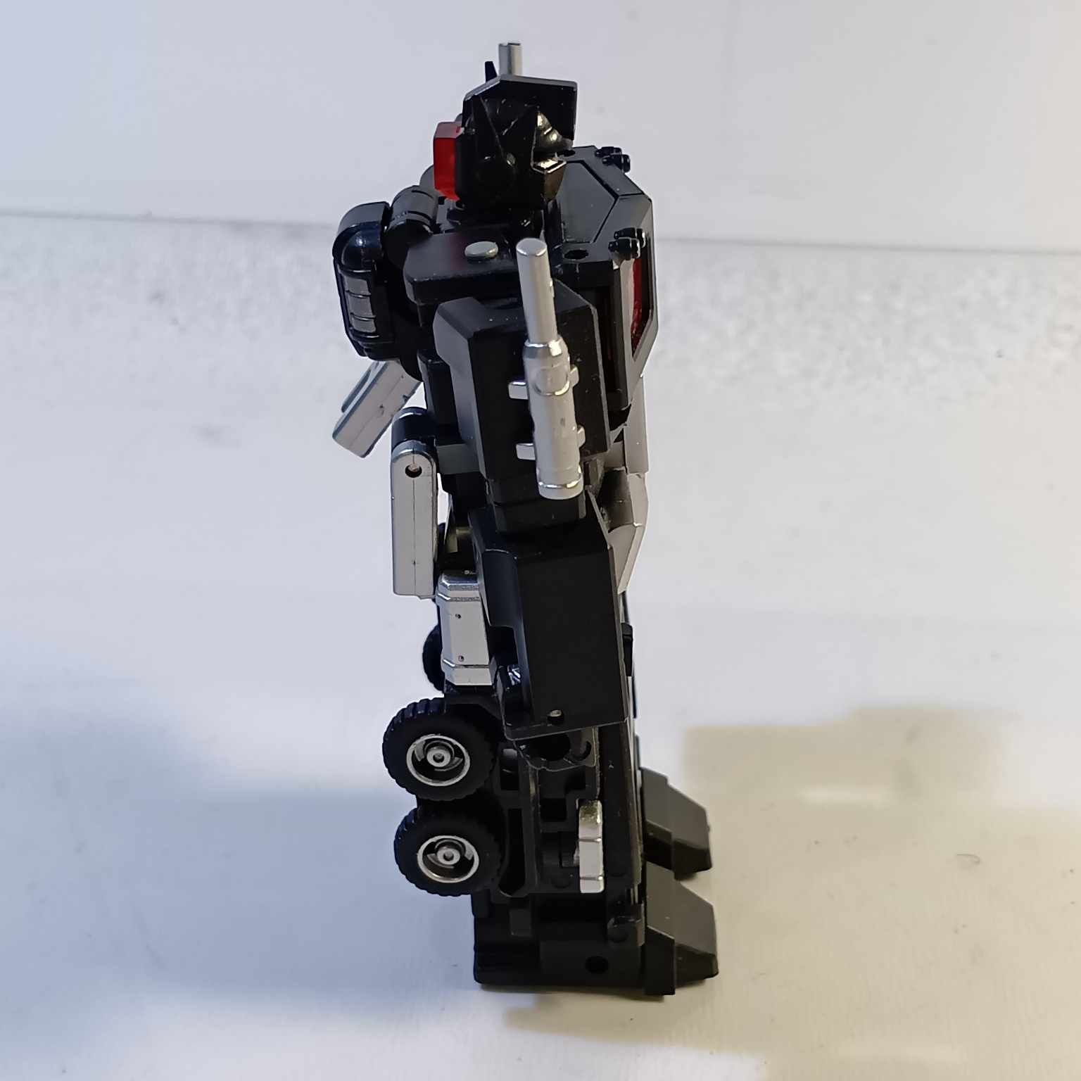 トランスフォーマー 非正規フィギュア プラモデル ブラックコンボイ似