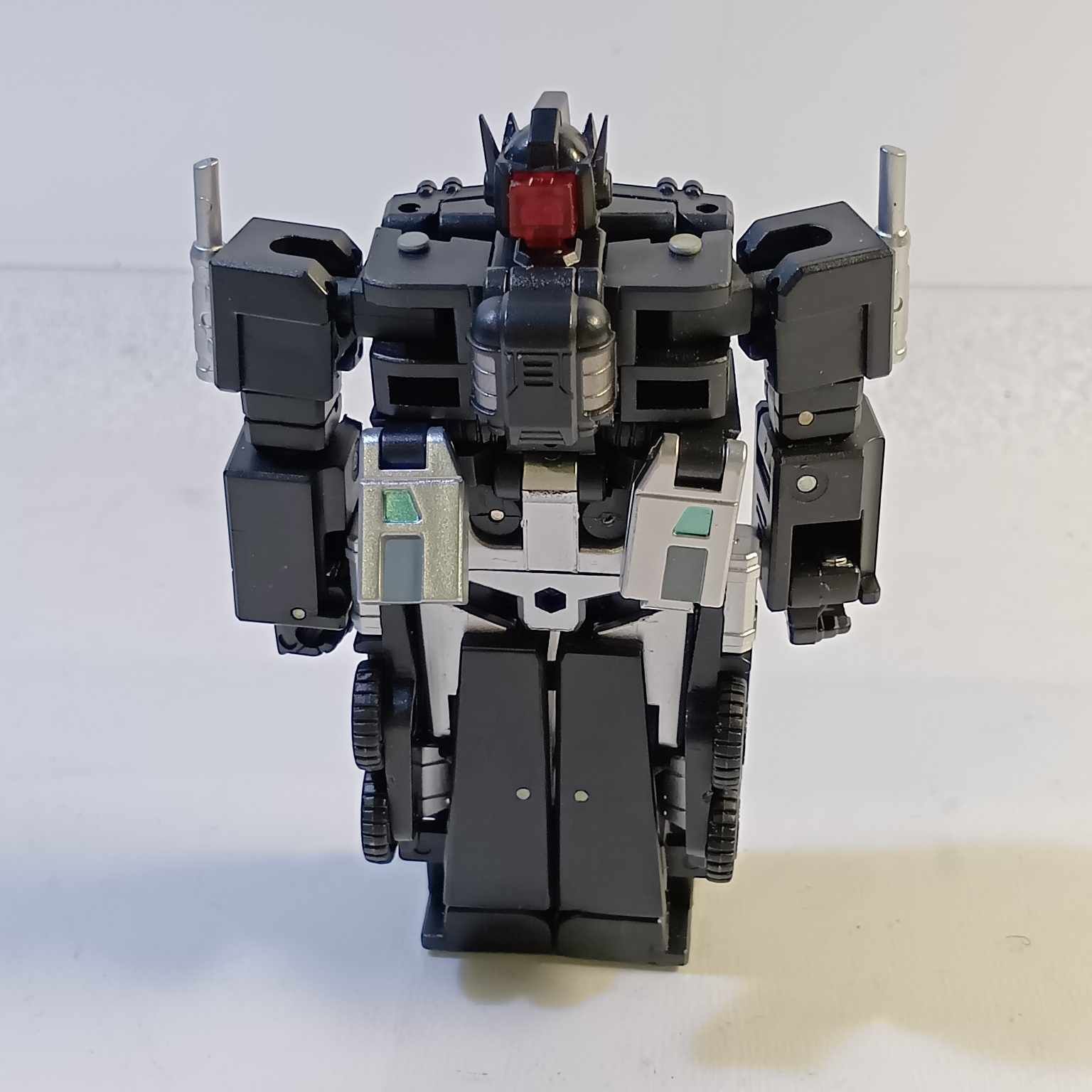 トランスフォーマー 非正規フィギュア プラモデル ブラックコンボイ似