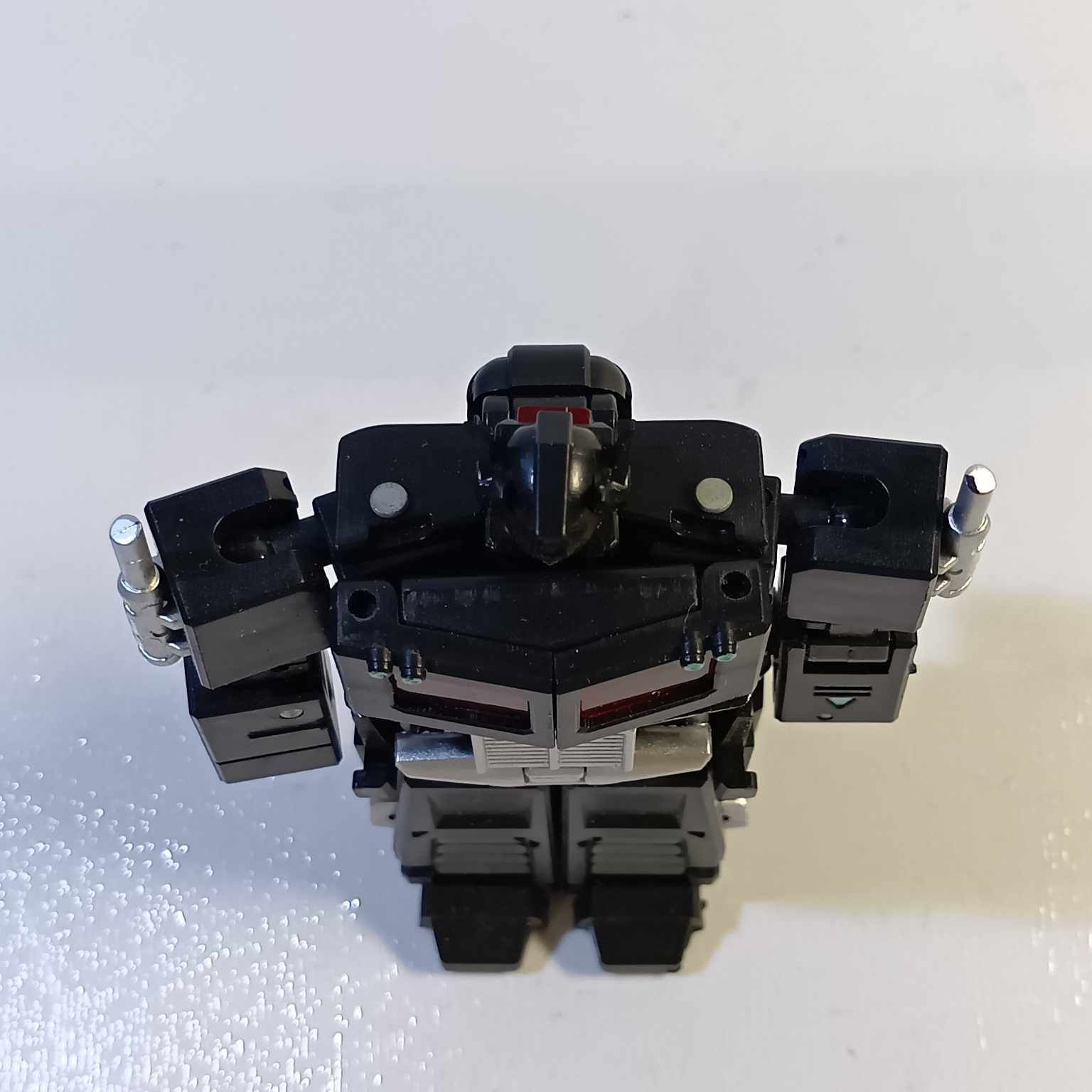 トランスフォーマー 非正規フィギュア プラモデル ブラックコンボイ似