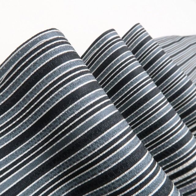 ❁tomihisa❁新品 縦縞 モノトーン 着物 正絹 仕付け糸付“色味を抑え