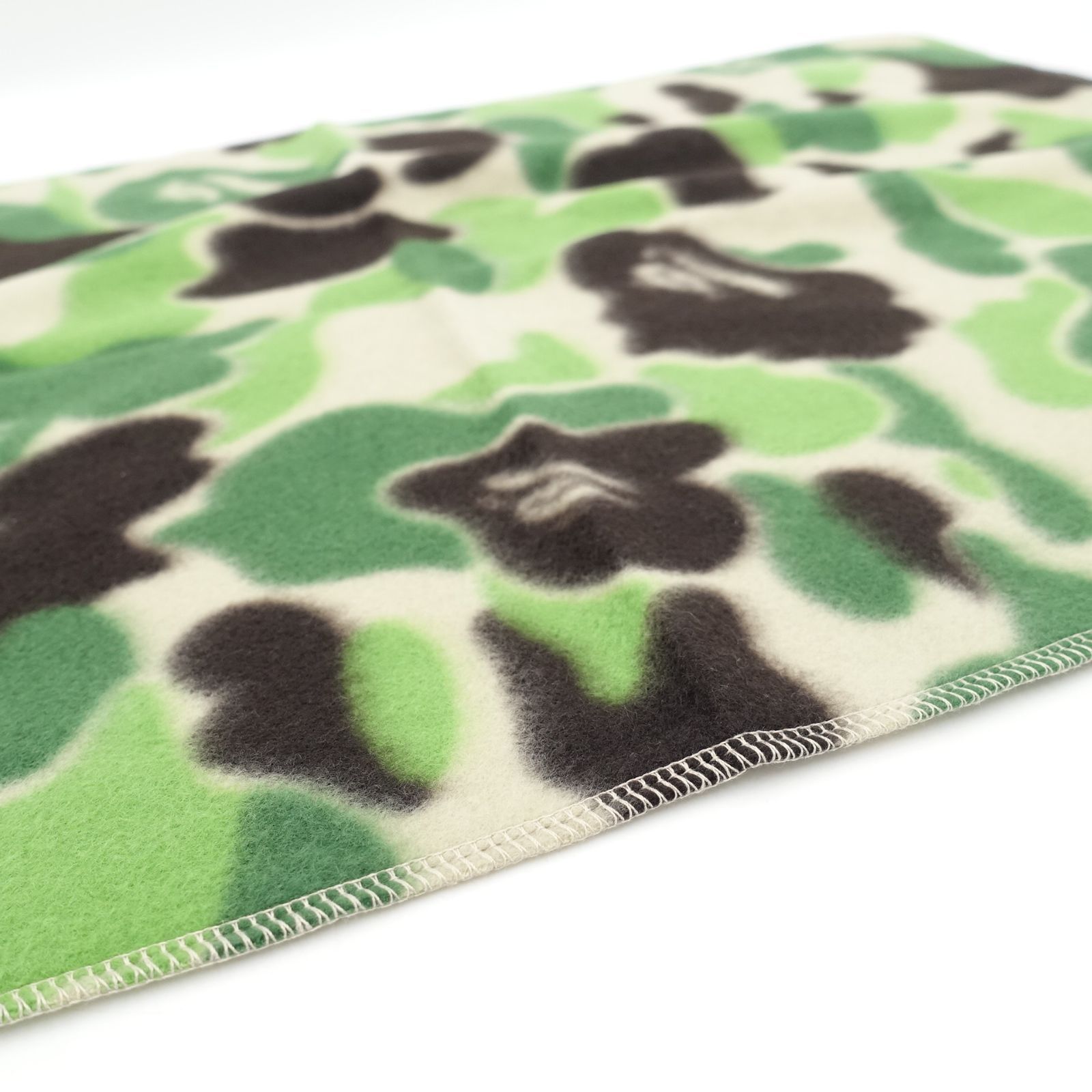BAPE カモフラージュ フリースブランケット A BATHING APE カモフラージュ柄 ミリタリー フリースブランケット