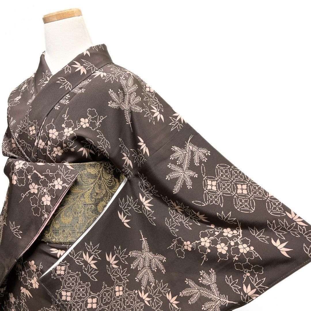 お召　菱　縞模様　抽象模様　チョコレートカラー　着物　112b d お召 菱 縞模様 抽象模様 チョコレートカラー 着物 112b d