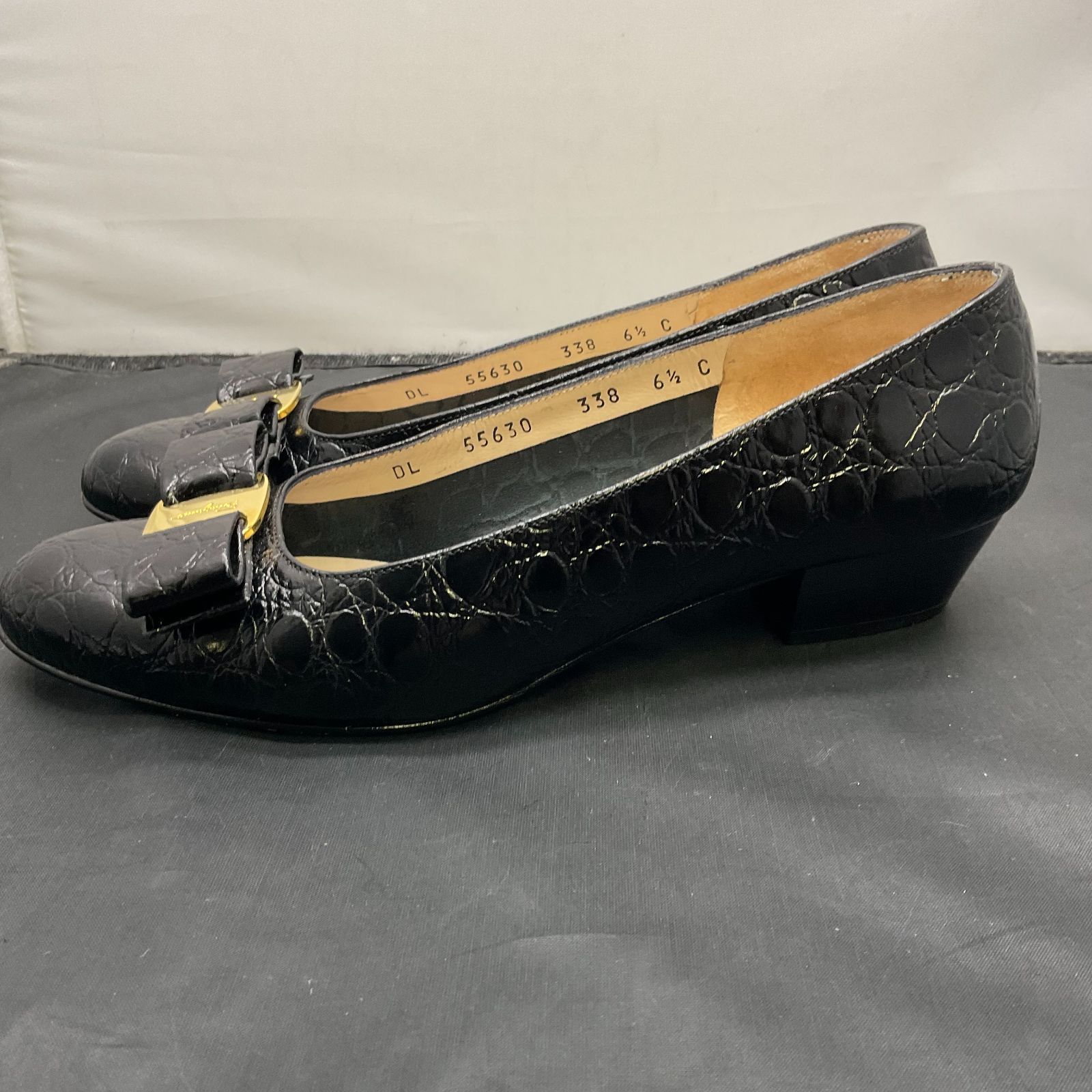 サルヴァトーレフェラガモ パンプス 6 1/2Cサイズ 黒 B25112340 - メルカリ