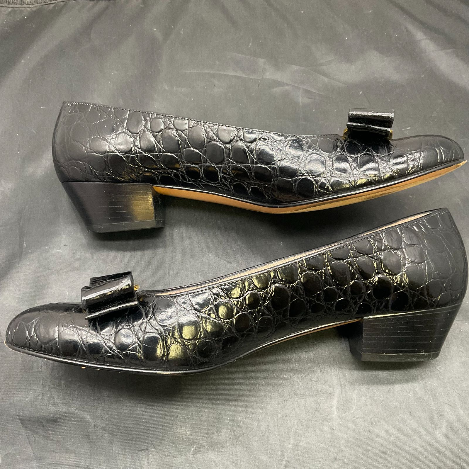 サルヴァトーレフェラガモ パンプス 6 1/2Cサイズ 黒 B25112340 - メルカリ