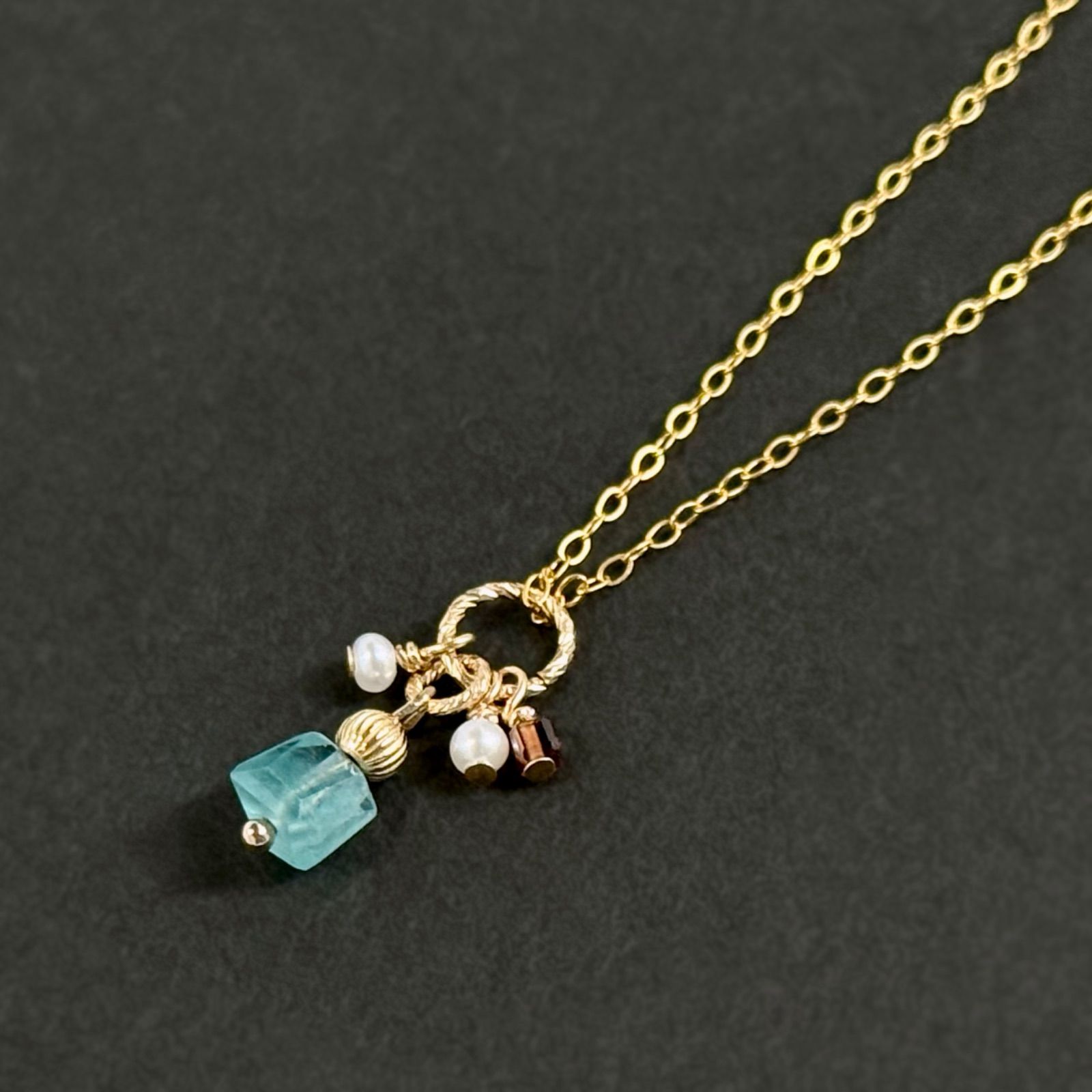 14kgf AAAグレード グランディディエライトチャームのプチネックレス