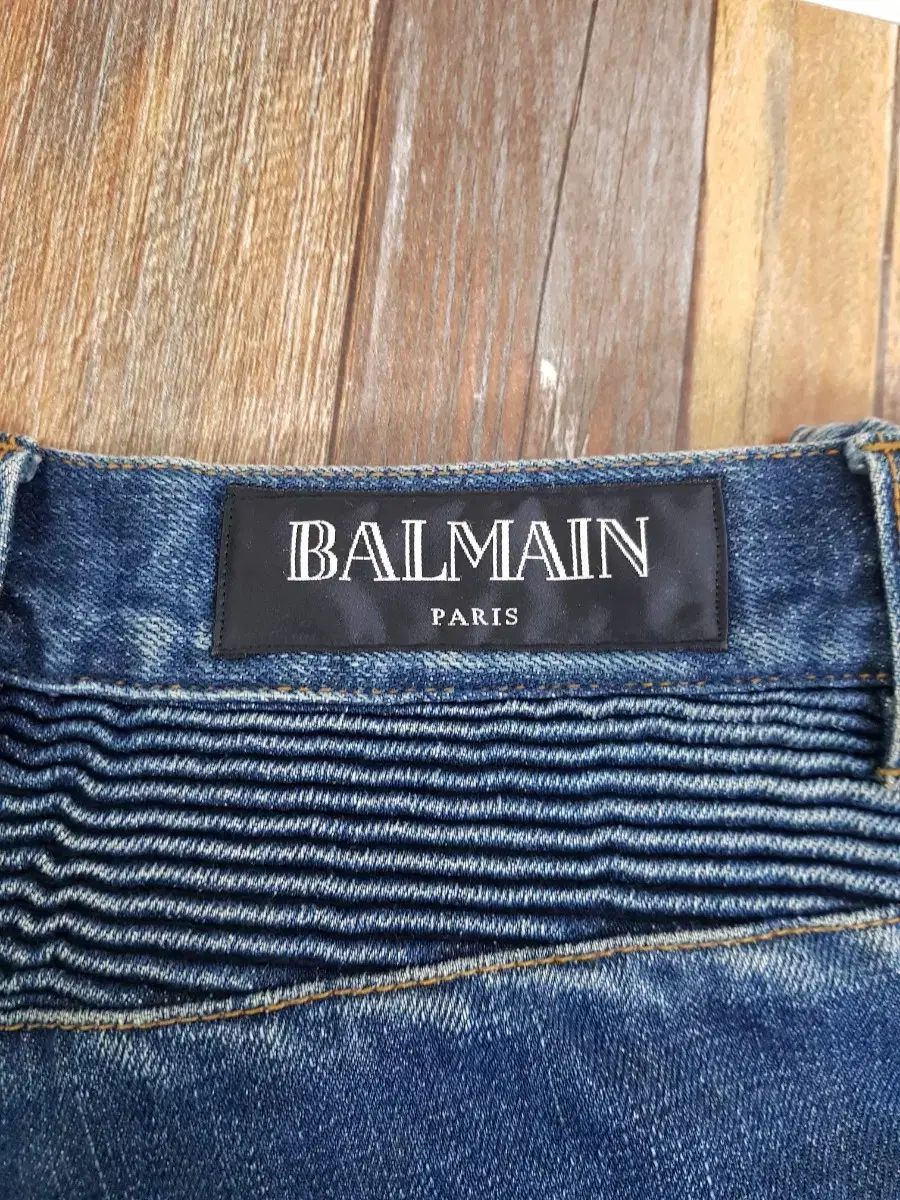 極美品　正規品　バルマンBALMAINバイカーデニム　size28 ブルー 古着 BALMAIN バルマン 日本製 バイカー デニムパンツ w28 ブルー メンズ