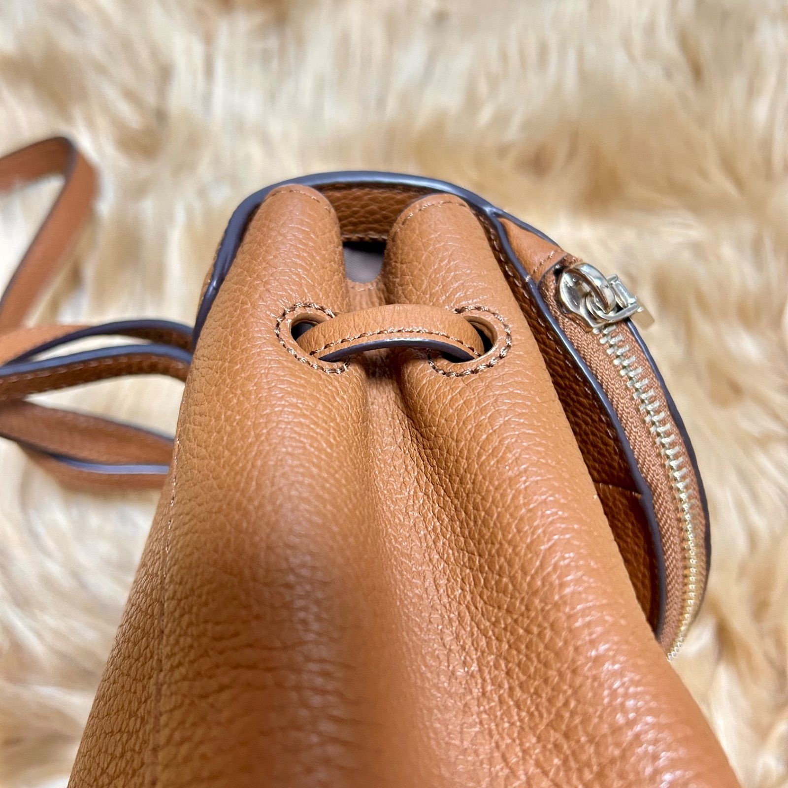 美品】ケイトスペード kate spade レイラミディアムフラップバック 