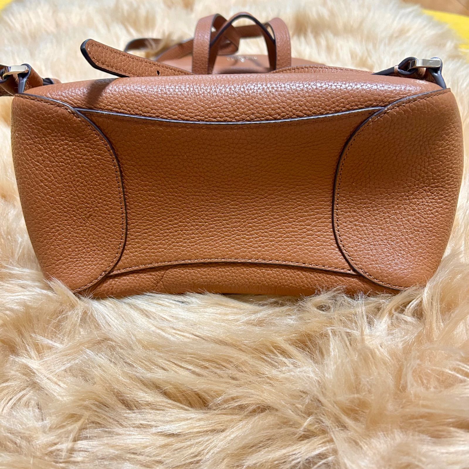 美品】ケイトスペード kate spade レイラミディアムフラップバック 
