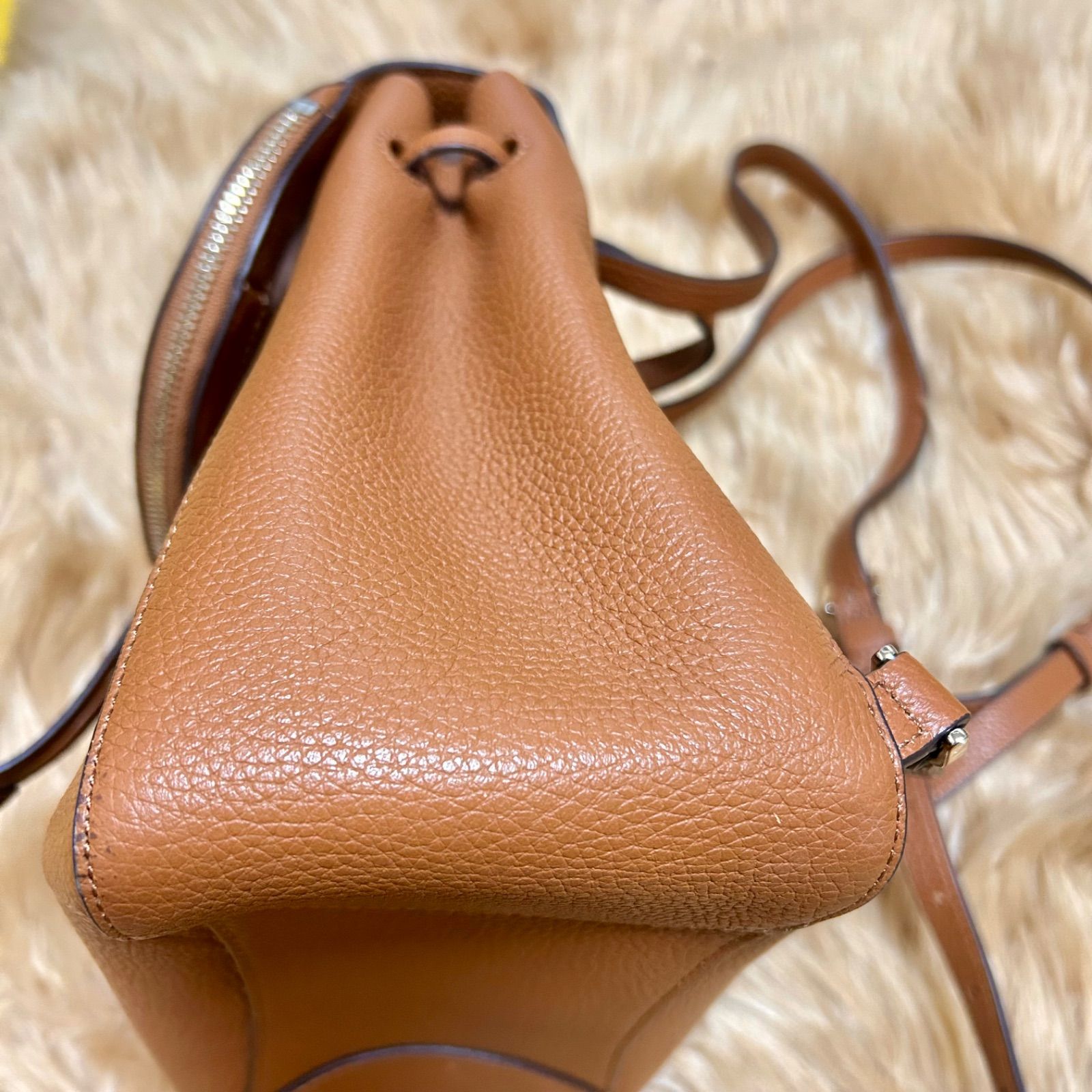 美品】ケイトスペード kate spade レイラミディアムフラップバック 