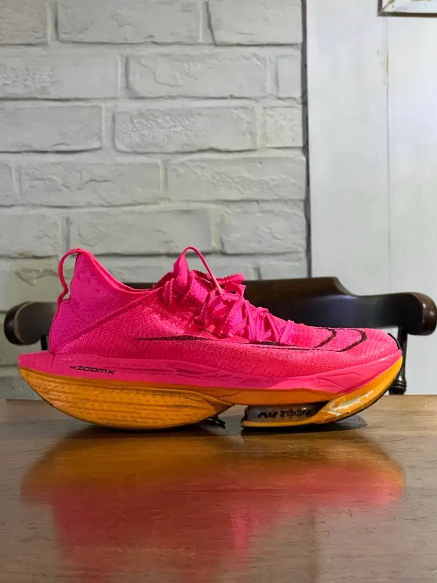 ナイキ アルファフライ２ ネクスト% 260 カーボン ランニングシューズ